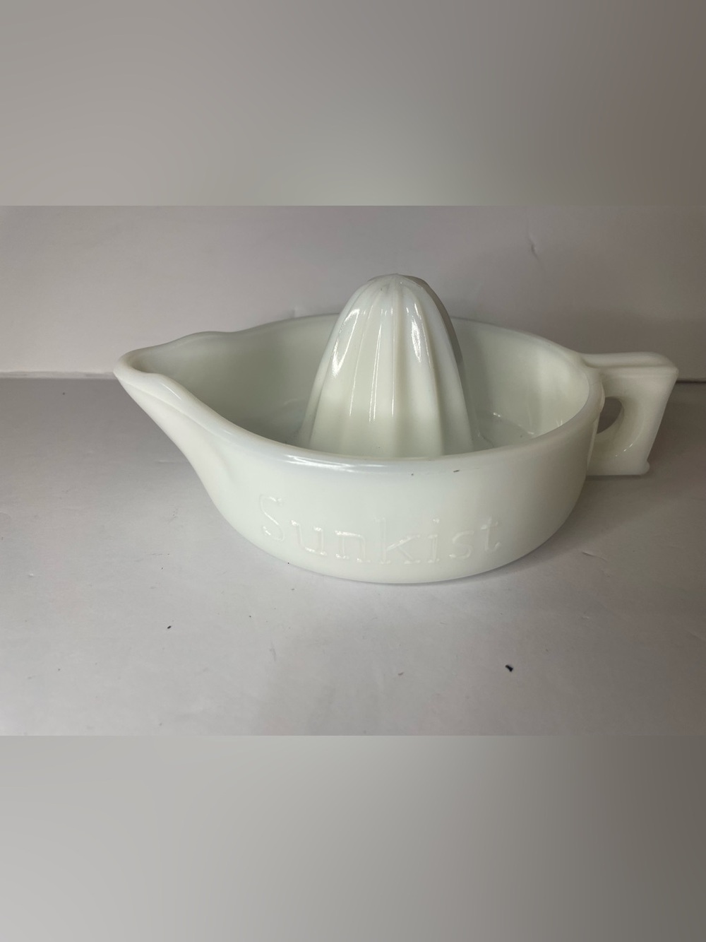 Vintage Sunkist White Milk Glass Orange Citrus Lemon Juicer Reamer Made In USA